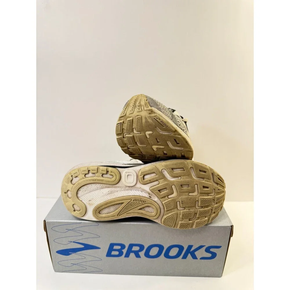 Brooks Women’s Adrenaline GTS 25 Running & Walking Shoe Silver US 8 Medium